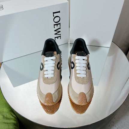 LW FLOW RUNNER TRAINERS IN BROWN AND BEIGE SUEDE