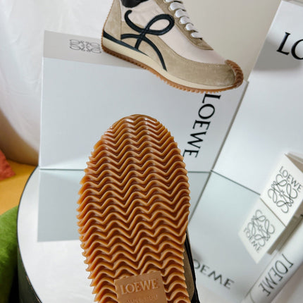 LW FLOW RUNNER TRAINERS IN BROWN AND BEIGE SUEDE