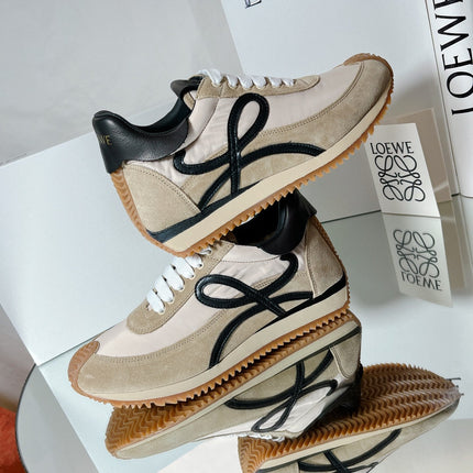 LW FLOW RUNNER TRAINERS IN BROWN AND BEIGE SUEDE