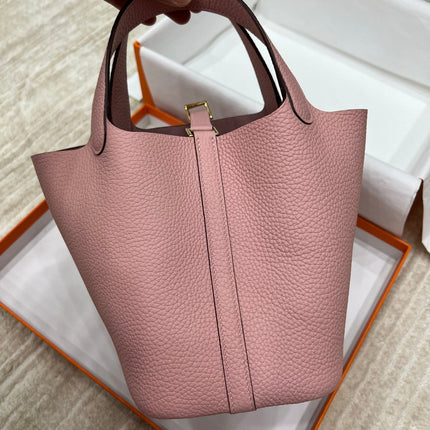 HM PICOTIN LOCK 18 BABY PINK CALFSKIN