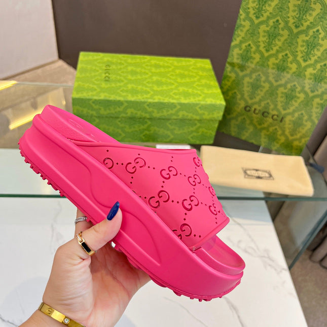 PLATFORM SANDALS IN BRIGHT PINK MONOGRAM IMPORTED TPU