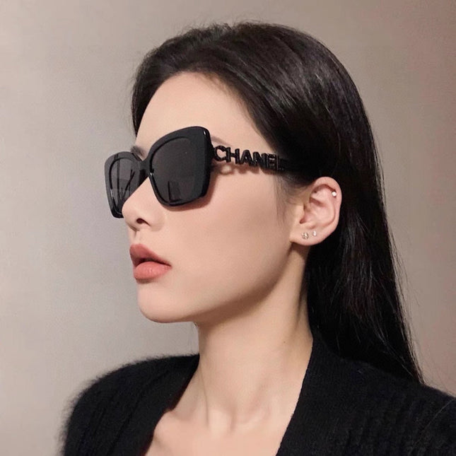 CAT EYE SUNGLASSES IN BLACK ACETATE