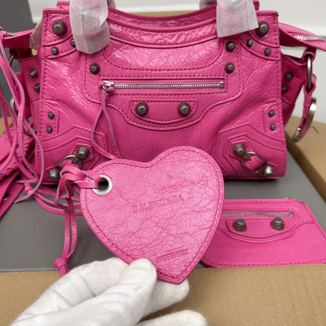 NEO CAGOLE 26 IN DEEP PINK LAMBSKIN