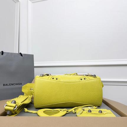 NEO CAGOLE 26 IN WATTLE YELLOW LAMBSKIN