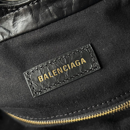 CRUSH LARGE TOTE BAG 46 IN BLACK CRUSHED CALFSKIN GOLD HARDWARE