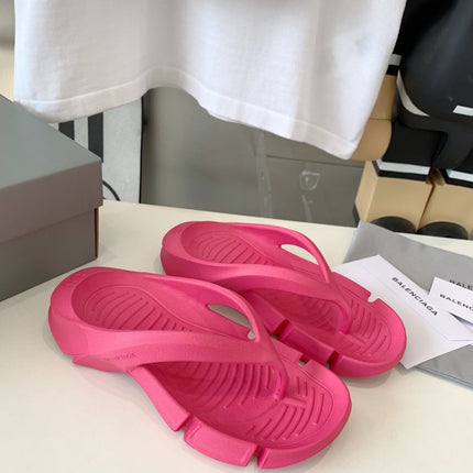 THONG SANDALS IN CABARET PINK RUBBER