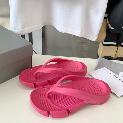 THONG SANDALS IN CABARET PINK RUBBER