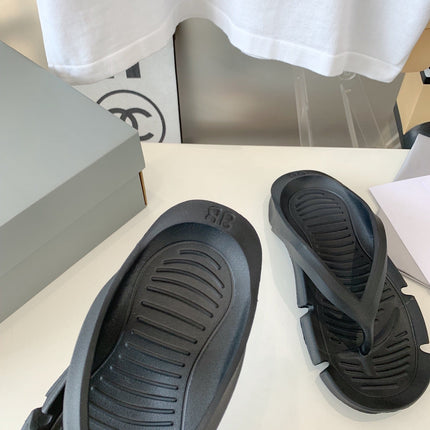 THONG SANDALS IN BLACK RUBBER