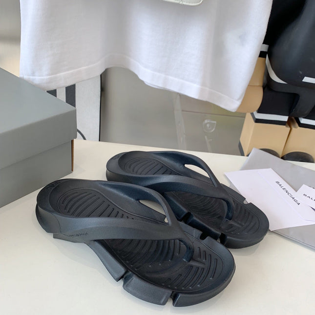 THONG SANDALS IN BLACK RUBBER