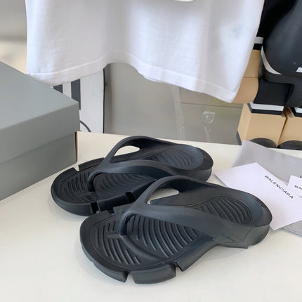 THONG SANDALS IN BLACK RUBBER