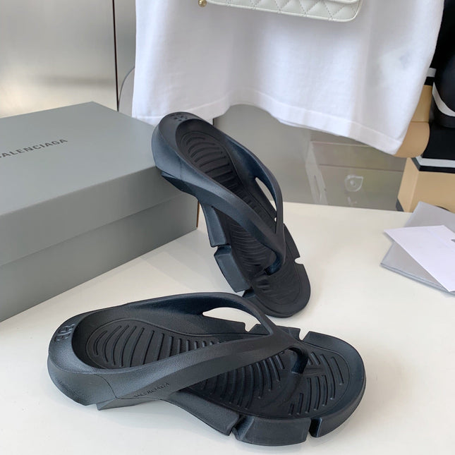 THONG SANDALS IN BLACK RUBBER