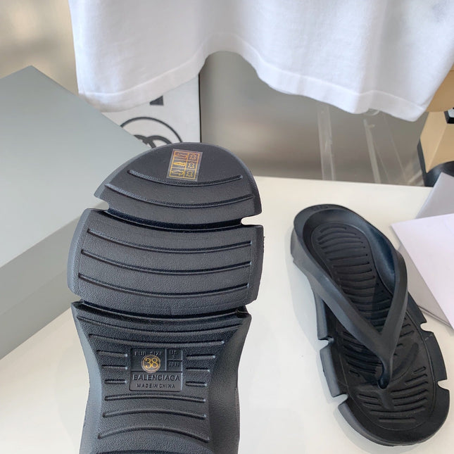 THONG SANDALS IN BLACK RUBBER