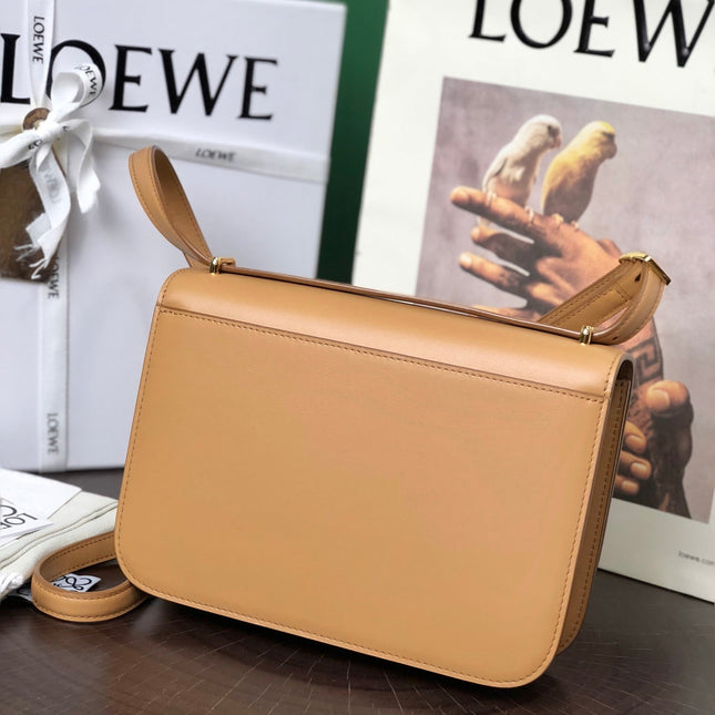 LOE GOYA BAG 23 IN COPPER BROWN CALFSKIN