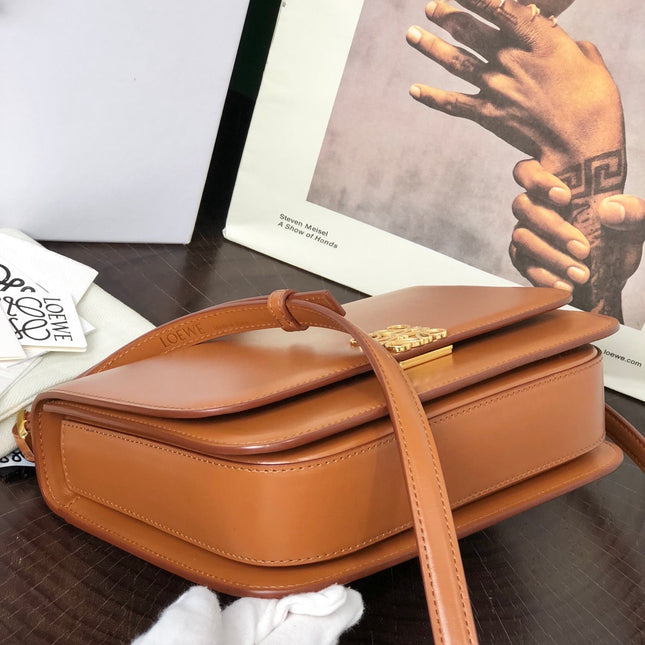 LOE GOYA BAG 23 IN WARM DESERT SILK CALFSKIN