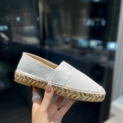 CHLOÉ LOAFERS IN WHITE FABRIC AND RAFFIA