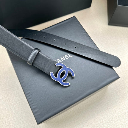 CC 30MM BELT IN BLACK SMOOTH CALFSKIN WITH NAVY BLUE METAL LOGO