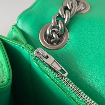CRUSH CHAINED BAG 32 IN GREEN QUILTED CRUSHED CALFSKIN SILVER HARDWARE