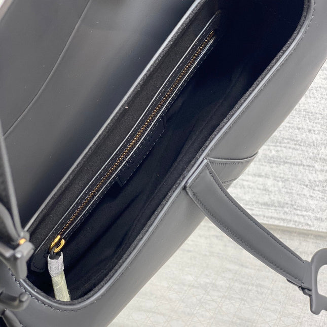 SADDLE BAG 24 IN BLACK CALFSKIN BLACK HARDWARE