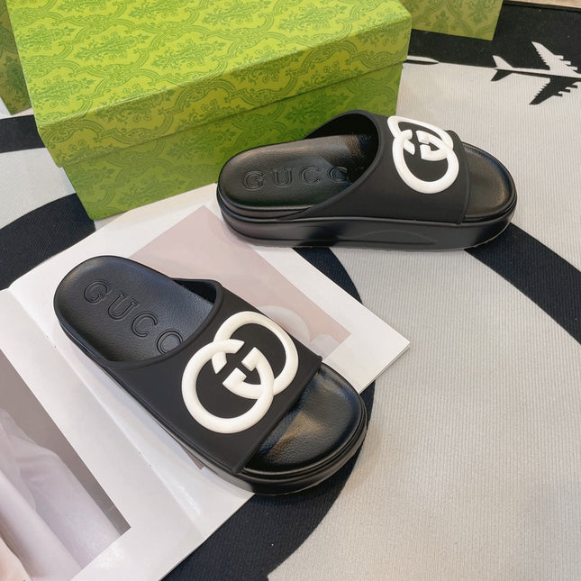 INTERLOCKING G SLIDE SANDAL IN BLACK IMPORTED TPU