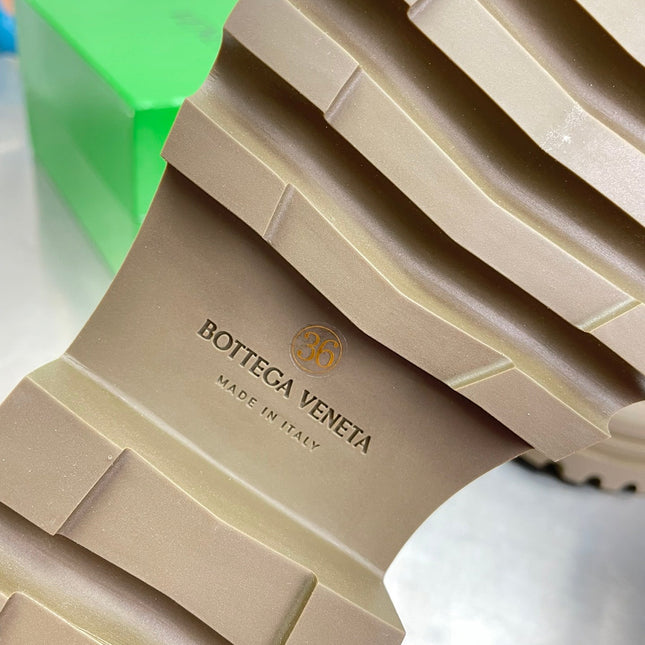 RIBBON BOMBER LACE-UP BOOTS IN BLACK MIX OLIVE GREEN CANVAS