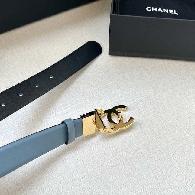 CC 30MM BELT IN STONE BLUE AND BLACK CALFSKIN WITH GOLD HARDWARE
