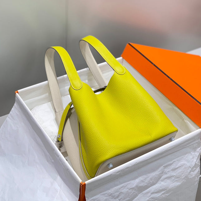 HM PICOTIN LOCK 22 WHITE AND CHARTREUSE CALFSKIN