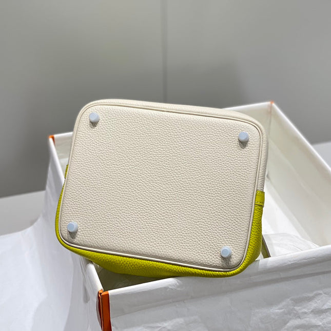HM PICOTIN LOCK 22 WHITE AND CHARTREUSE CALFSKIN
