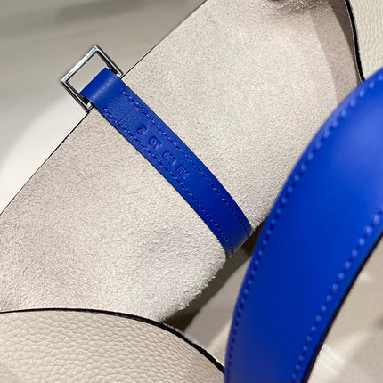 HM PICOTIN LOCK 22 WHITE AND COBALT CALFSKIN