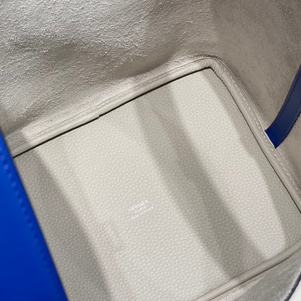 HM PICOTIN LOCK 22 WHITE AND COBALT CALFSKIN