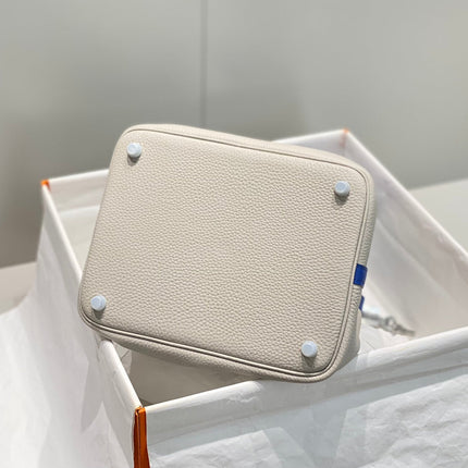 HM PICOTIN LOCK 22 WHITE AND COBALT CALFSKIN