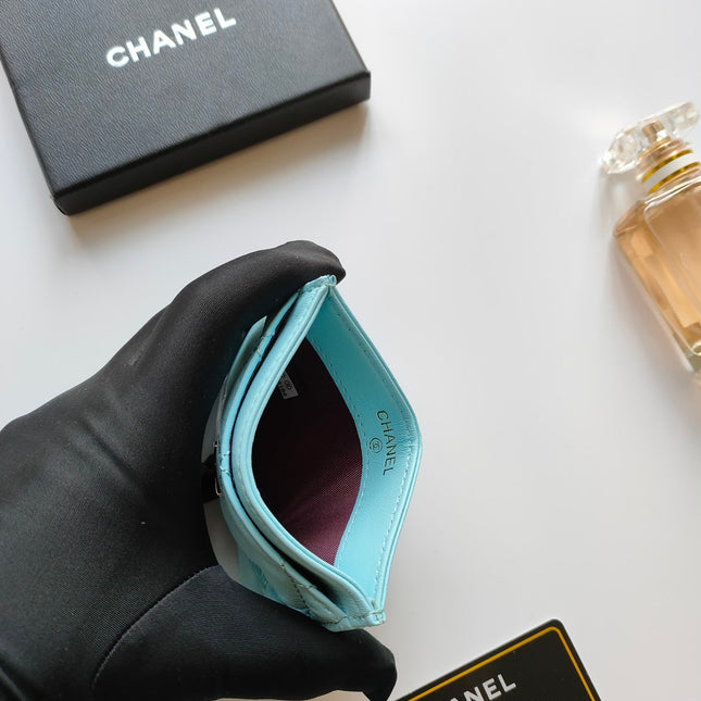 CC CARD HOLDER 11.2 SKY CALFSKIN GOLD ICON