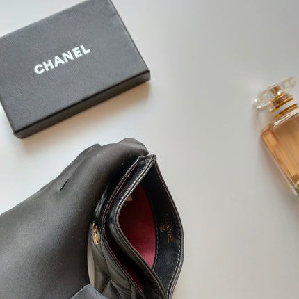 CC CARD HOLDER 11.2 BLACK CALFSKIN GOLD ICON