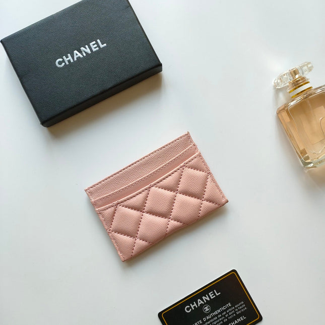 CC CARD HOLDER 11.2 PALE PINK GRAINED CALFSKIN GOLD ICON