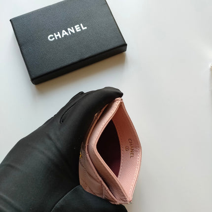 CC CARD HOLDER 11.2 PALE PINK GRAINED CALFSKIN GOLD ICON
