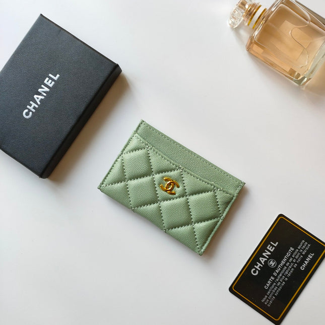 CC CARD HOLDER 11.2 LIGHT GRREN GRAINED CALFSKIN GOLD ICON