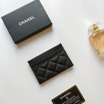 CC CARD HOLDER 11.2 BLACK GRAINED CALFSKIN GOLD ICON