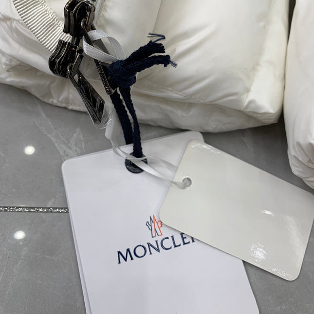 MONCLER COAT STYLE 126