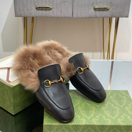 HORSEBIT MULE IN BLACK CALFSKIN AND LAMB WOOL LINING