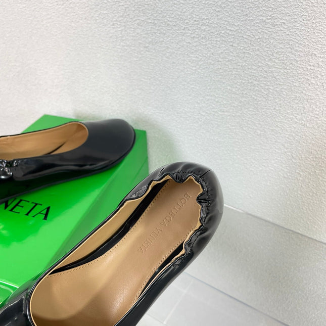 ATOMIC BALLERINA FLAT IN BLACK CALFSKIN