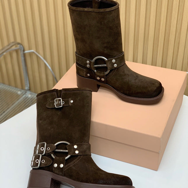 THICK-SOLED METAL BUCKLE BOOTS IN CHOCOLATE BROWN SUEDE