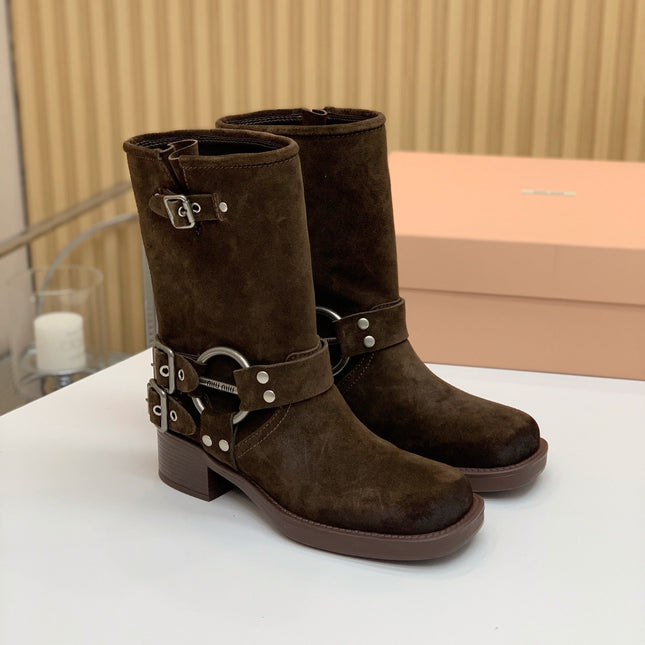 THICK-SOLED METAL BUCKLE BOOTS IN CHOCOLATE BROWN SUEDE