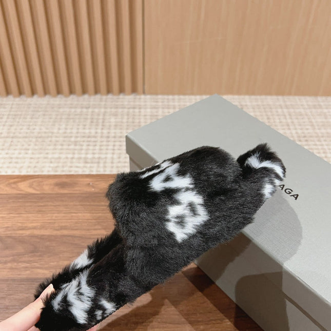 LAMB WOOL SLIPPER BLACK AND WHITE