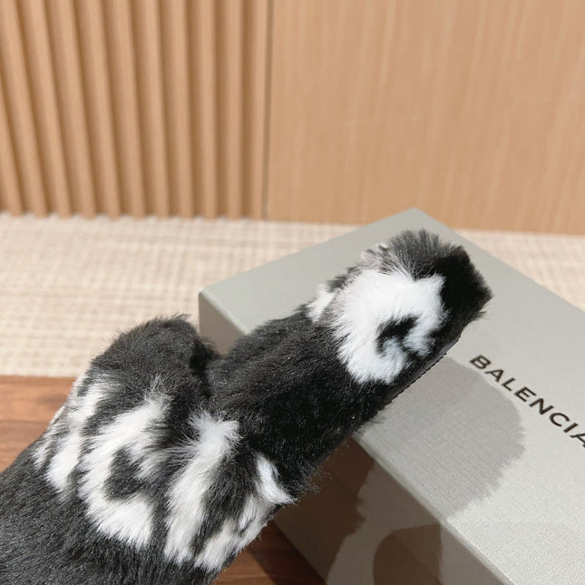 LAMB WOOL SLIPPER BLACK AND WHITE