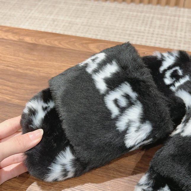 LAMB WOOL SLIPPER BLACK AND WHITE