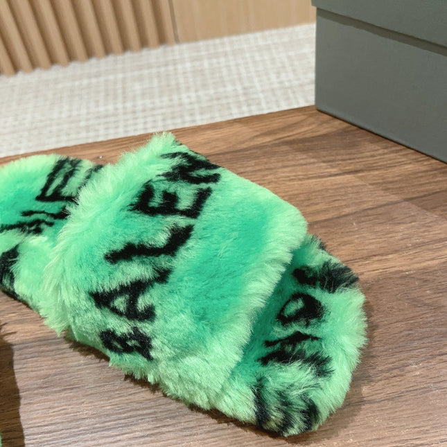 LAMB WOOL SLIPPER GREEN AND BLACK