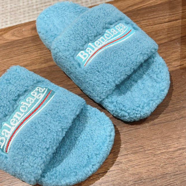 FURRY SLIDES IN SKY BLUE CURLY SHEARLING