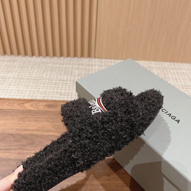 FURRY SLIDES IN BLACK CURLY SHEARLING