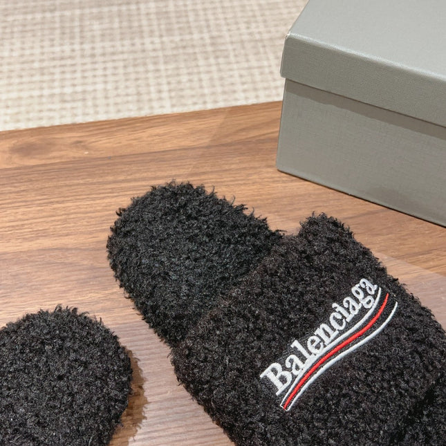 FURRY SLIDES IN BLACK CURLY SHEARLING