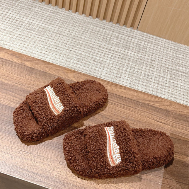 FURRY SLIDES IN BROWN CURLY SHEARLING