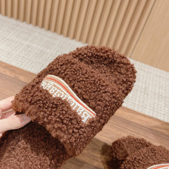 FURRY SLIDES IN BROWN CURLY SHEARLING